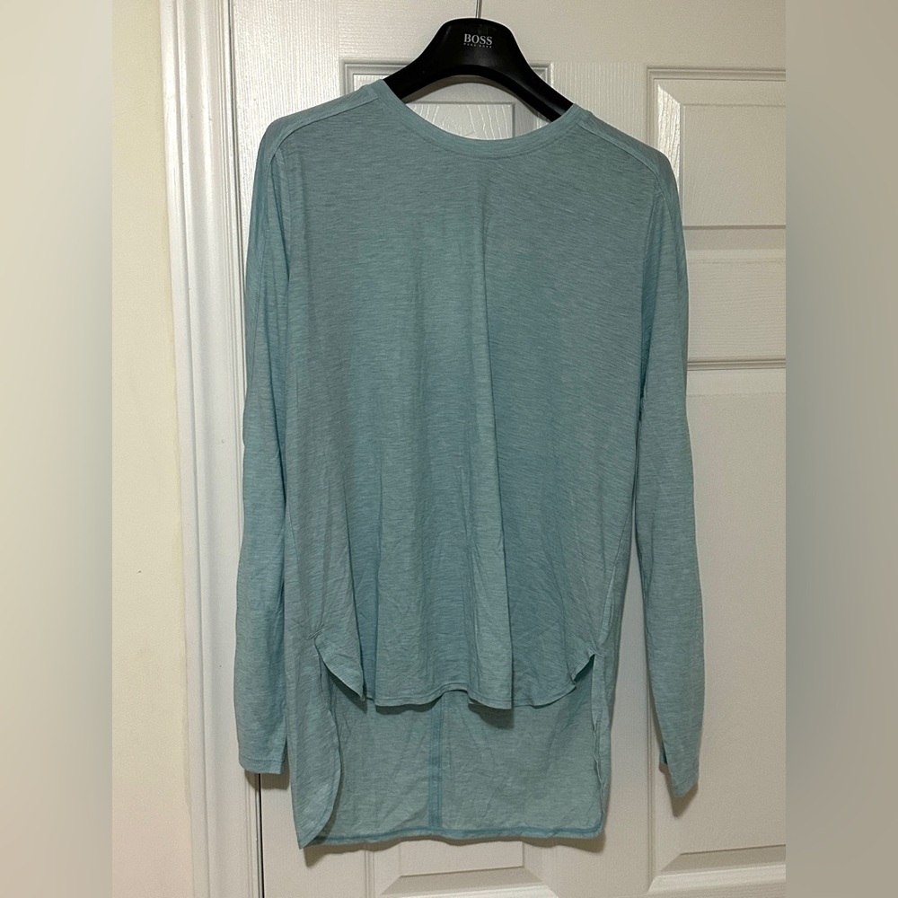 Under Armour Boss Women's Blue Long Sleeve Top